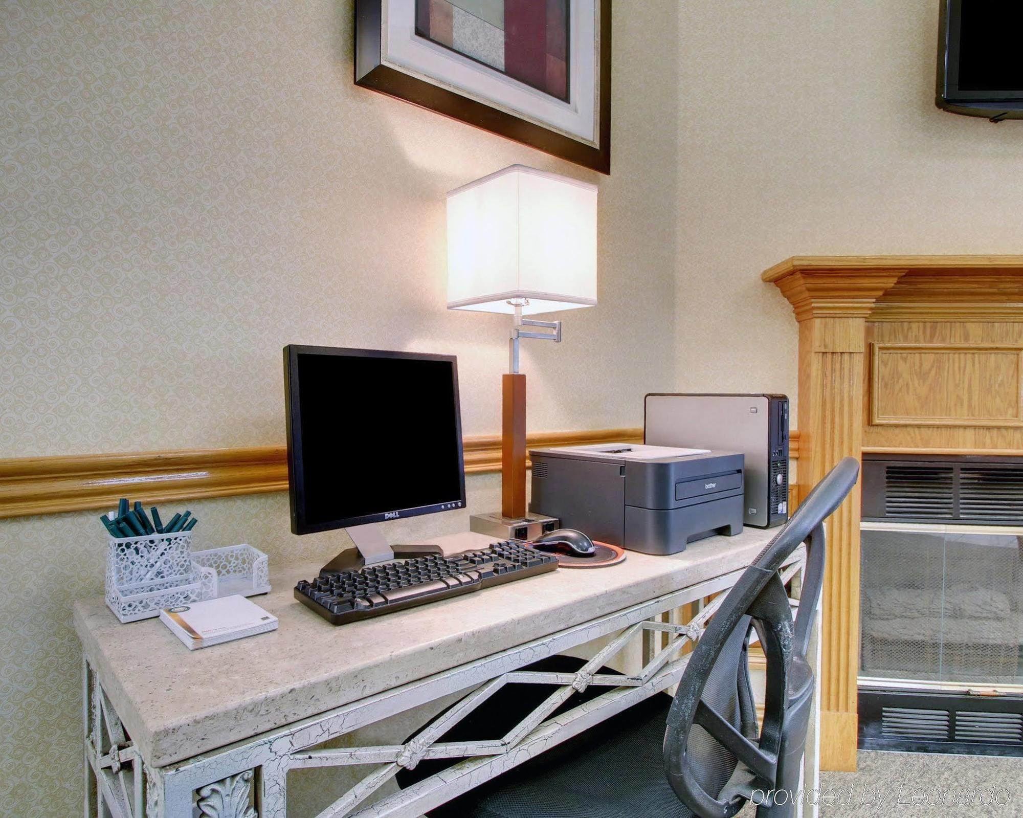 Columbia Inn & Suites 외부 사진